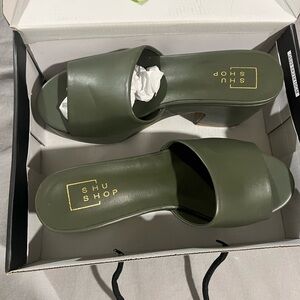 Olive green heels. Shushop new in box